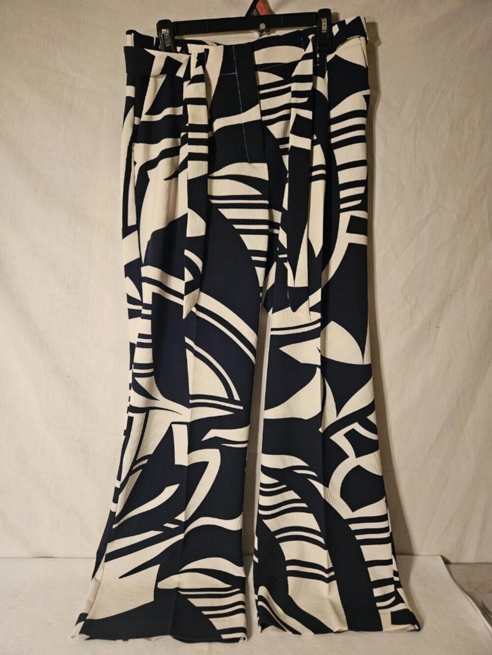 Chico's 1 Medium Sz-8 Navy Blue & White Geometric Textured Wide Leg Dress Pants
